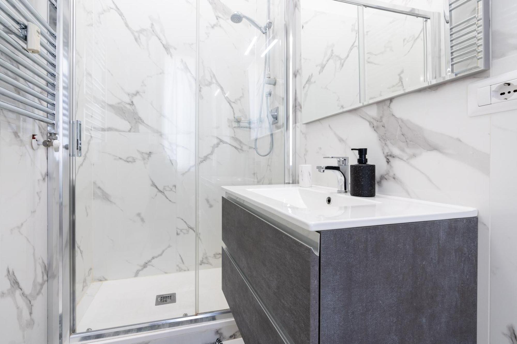Amazing Apartment Near To Colosseo And Subway Rome Buitenkant foto